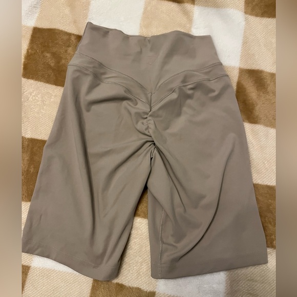 Whitney Simmons gymshark shorts size small - Picture 2 of 2